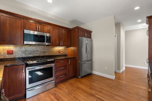 7 Riverwalk Ln 7, Walpole, MA 02032