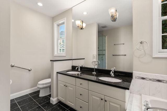 7 Riverwalk Ln 7, Walpole, MA 02032