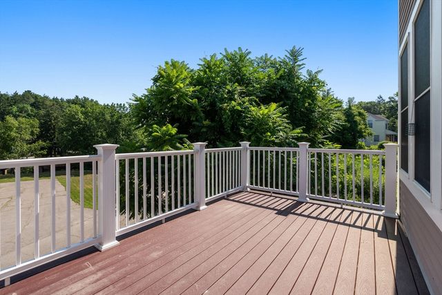 7 Riverwalk Ln 7, Walpole, MA 02032