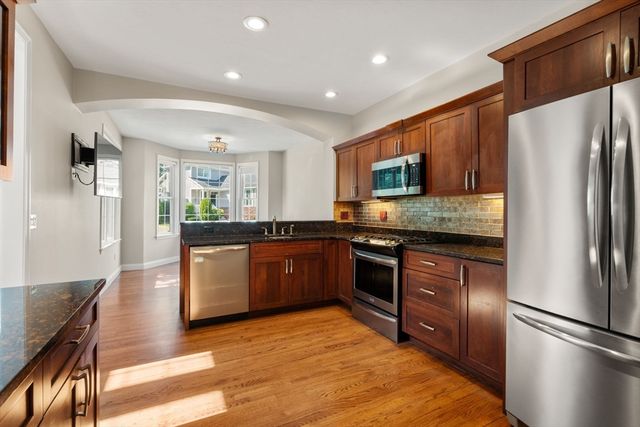 7 Riverwalk Ln 7, Walpole, MA 02032