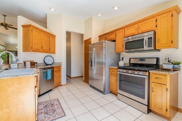 3226 N Briar Leaf Court, La Porte, IN 46350