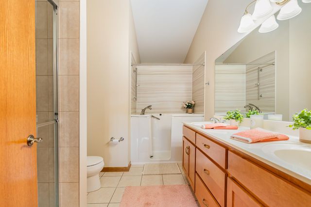 3226 N Briar Leaf Court, La Porte, IN 46350