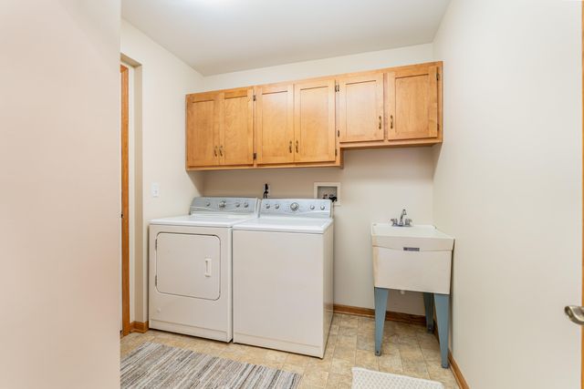 3226 N Briar Leaf Court, La Porte, IN 46350