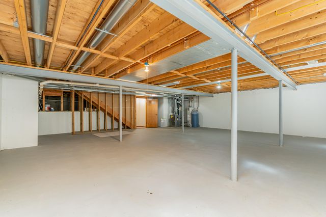 3226 N Briar Leaf Court, La Porte, IN 46350