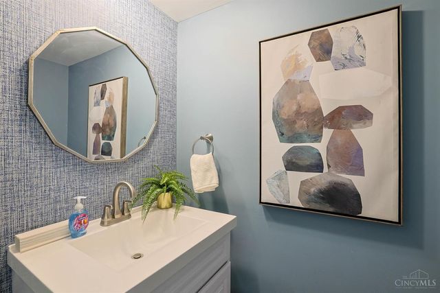 6210 N Shadow Hill Way, Miami Twp, OH 45140