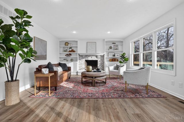 6210 N Shadow Hill Way, Miami Twp, OH 45140