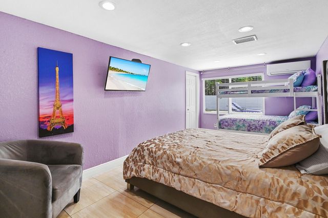 124 Davis Road, Palm Springs, FL 33461