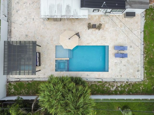 124 Davis Road, Palm Springs, FL 33461