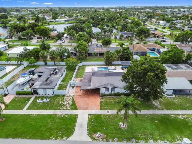 124 Davis Road, Palm Springs, FL 33461