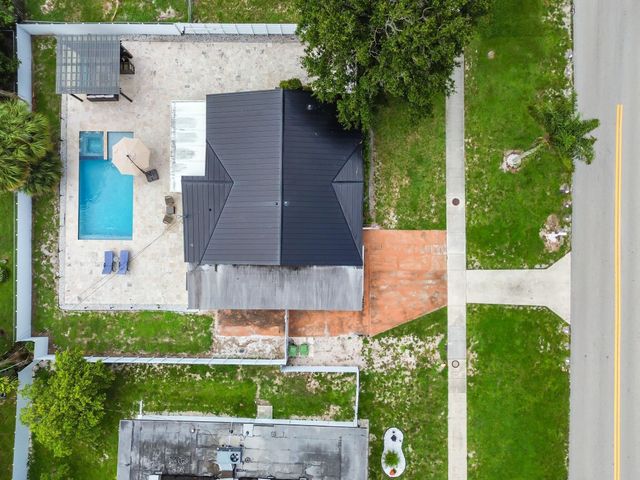 124 Davis Road, Palm Springs, FL 33461
