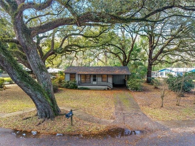 907 Dauphine Circle, Daphne, AL 36526