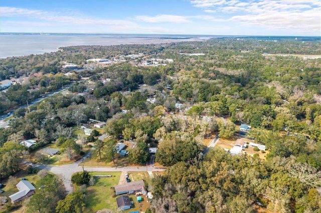 907 Dauphine Circle, Daphne, AL 36526