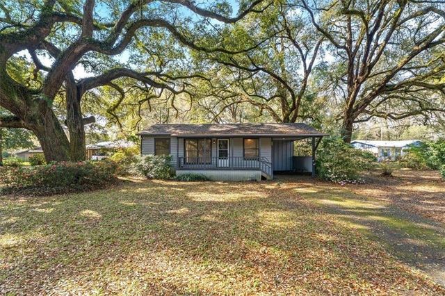 907 Dauphine Circle, Daphne, AL 36526