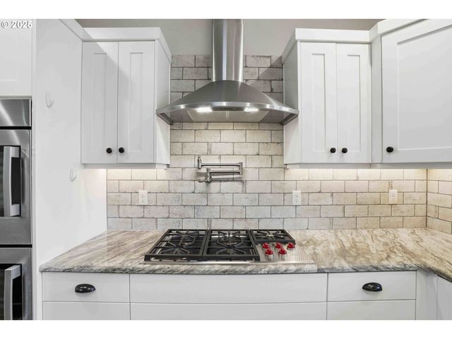 112 SUMMIT VIEW Ave, Salem, OR 97306