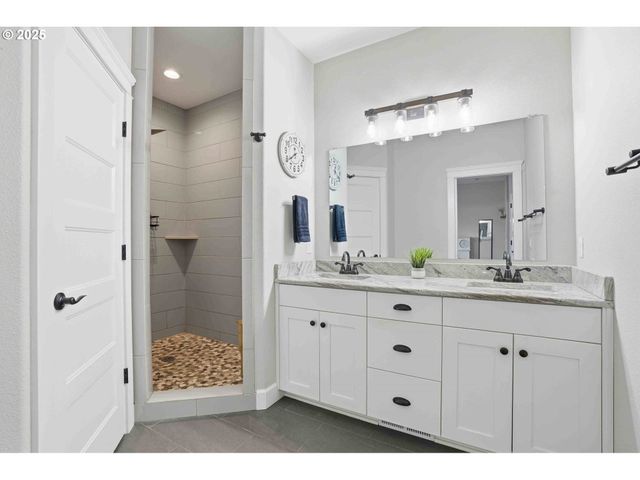 112 SUMMIT VIEW Ave, Salem, OR 97306