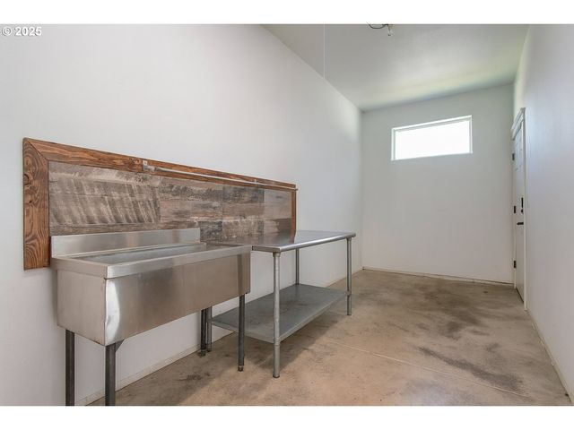 112 SUMMIT VIEW Ave, Salem, OR 97306