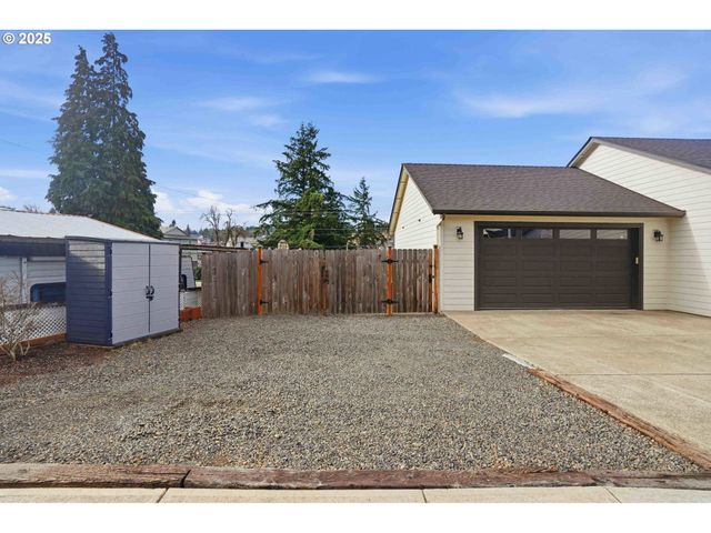 112 SUMMIT VIEW Ave, Salem, OR 97306