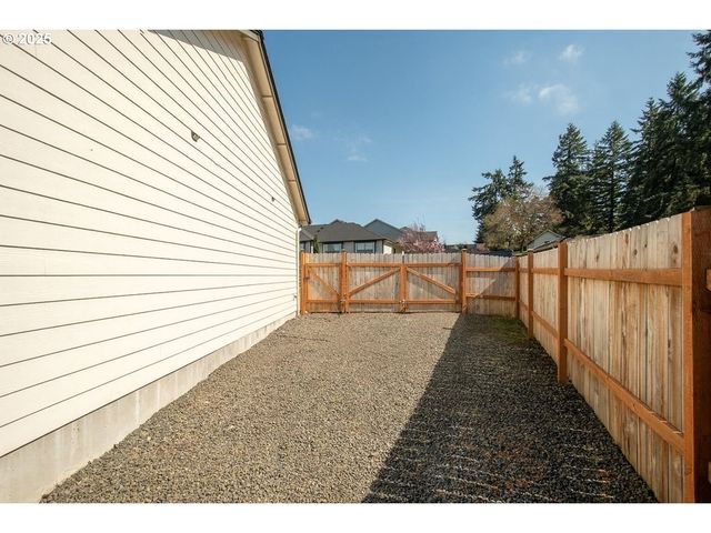 112 SUMMIT VIEW Ave, Salem, OR 97306