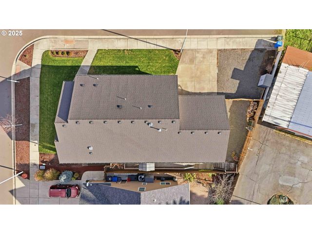 112 SUMMIT VIEW Ave, Salem, OR 97306