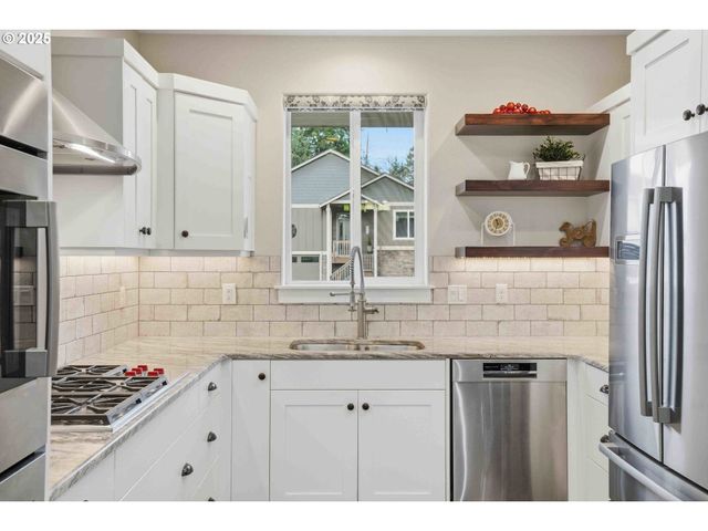 112 SUMMIT VIEW Ave, Salem, OR 97306