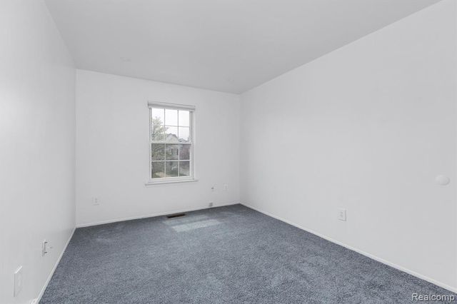 22241 Atlantic Pointe, Farmington Hills, MI 48336