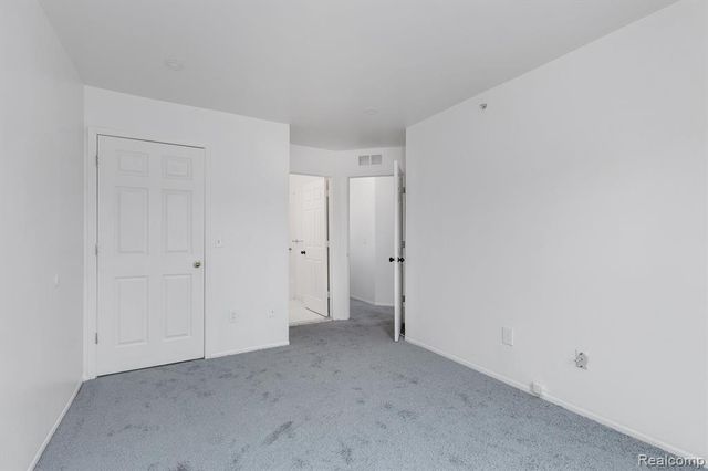 22241 Atlantic Pointe, Farmington Hills, MI 48336