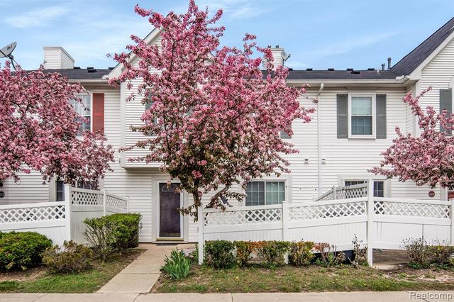 22241 Atlantic Pointe, Farmington Hills, MI 48336