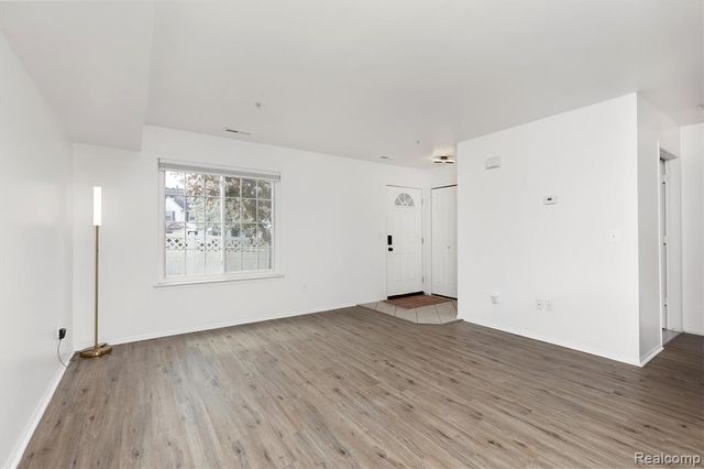 22241 Atlantic Pointe, Farmington Hills, MI 48336