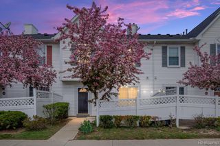 22241 Atlantic Pointe, Farmington Hills, MI 48336