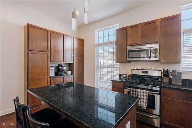 26 Grandview Drive, Rocky River, OH 44116