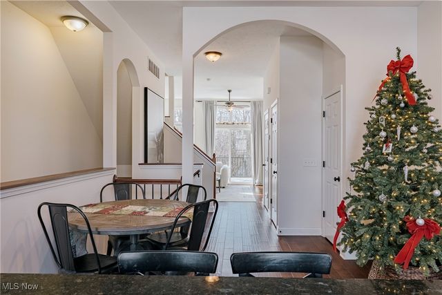 26 Grandview Drive, Rocky River, OH 44116