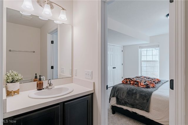 26 Grandview Drive, Rocky River, OH 44116