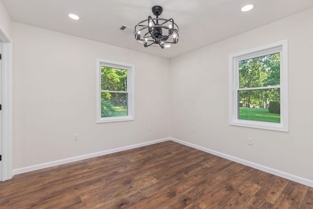 17 COUNTY ROAD 233 RD, Corinth, MS 38834