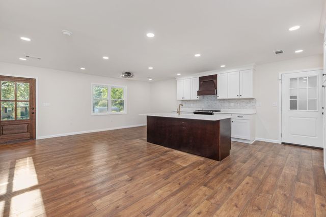 17 COUNTY ROAD 233 RD, Corinth, MS 38834