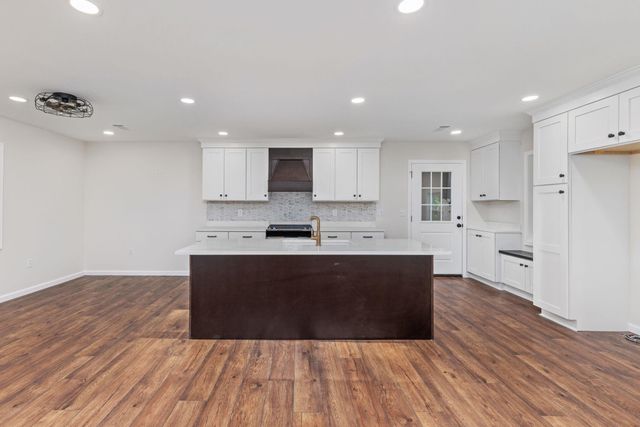 17 COUNTY ROAD 233 RD, Corinth, MS 38834