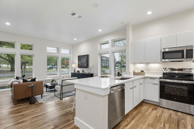 5021 Bryan Street, Dallas, TX 75206