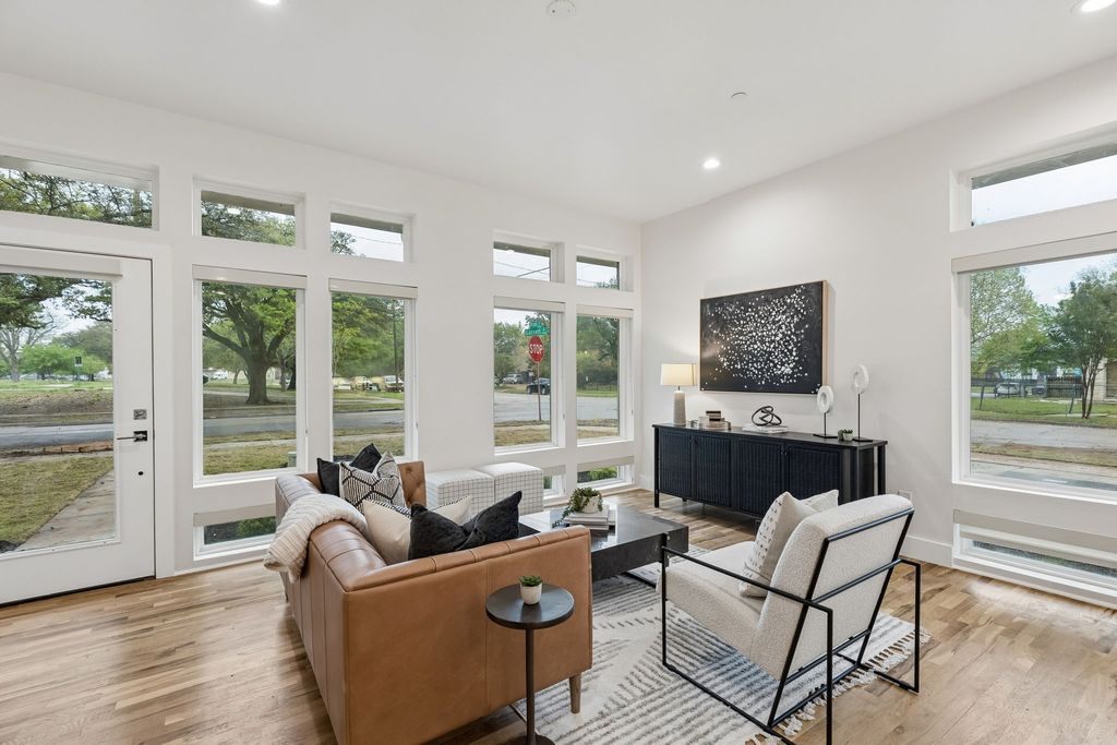 5021 Bryan Street, Dallas, TX 75206
