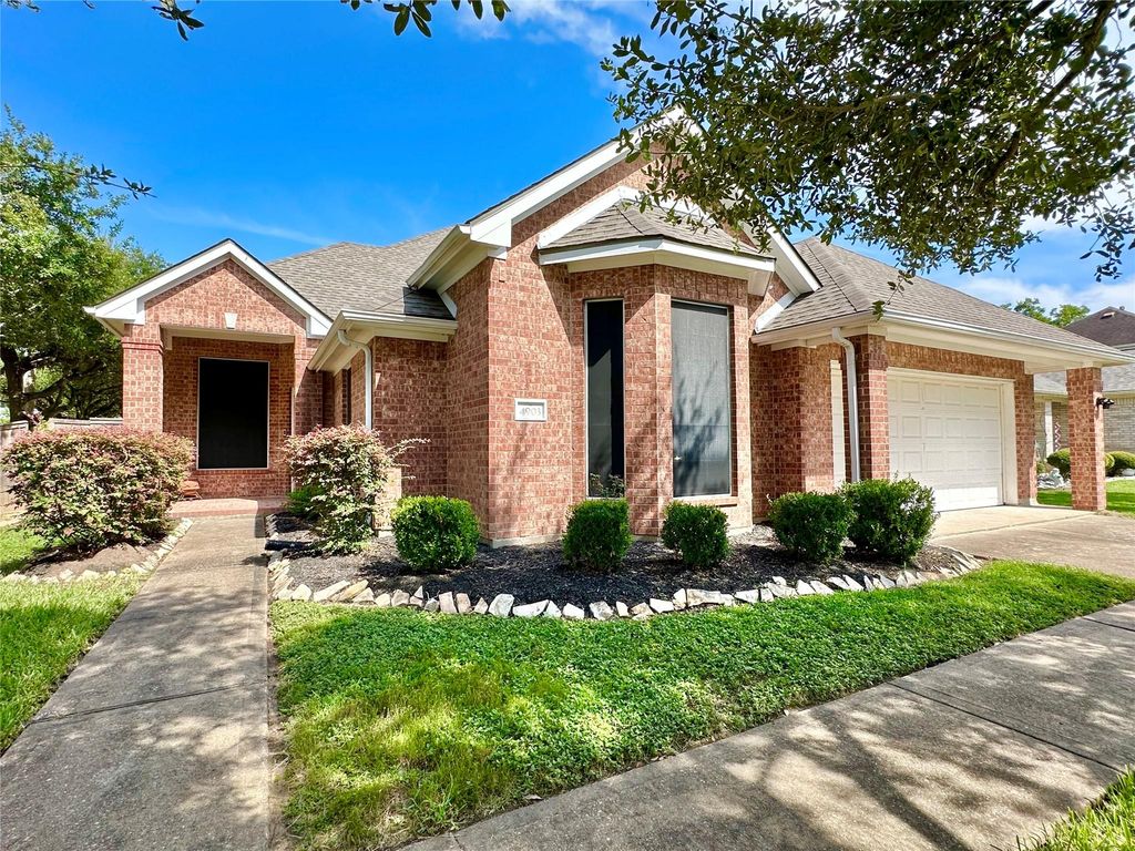 4903 Sea Oak Court, Pasadena, TX 77505