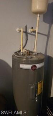 2118 NE 13th PL, Cape Coral, FL 33909