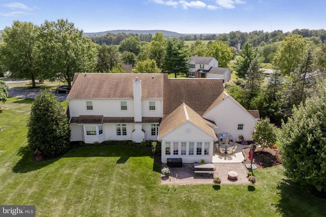 4 EAGLE CIR, Denver, PA 17517