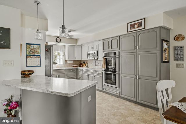 4 EAGLE CIR, Denver, PA 17517