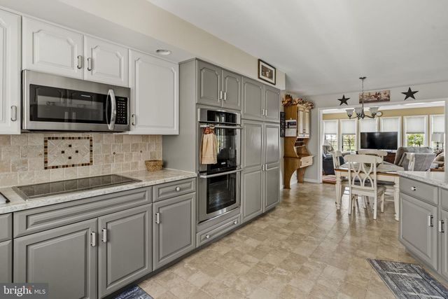 4 EAGLE CIR, Denver, PA 17517