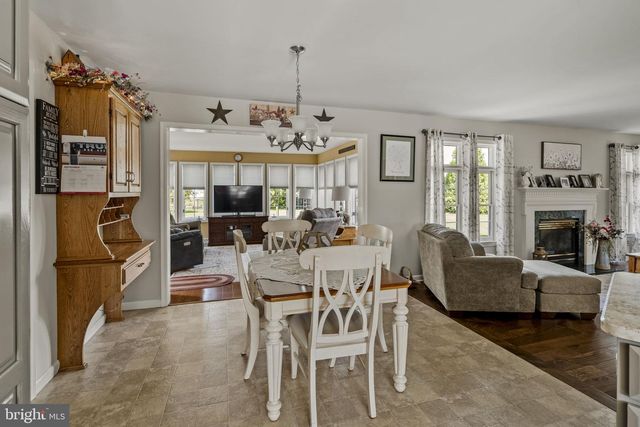 4 EAGLE CIR, Denver, PA 17517