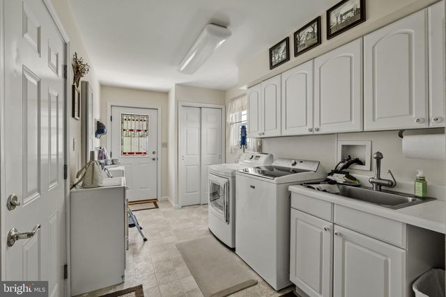 4 EAGLE CIR, Denver, PA 17517