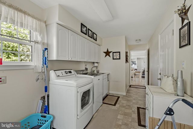 4 EAGLE CIR, Denver, PA 17517