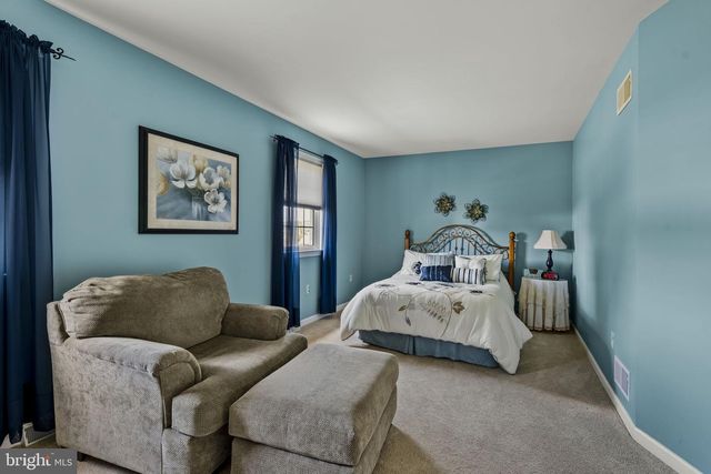 4 EAGLE CIR, Denver, PA 17517