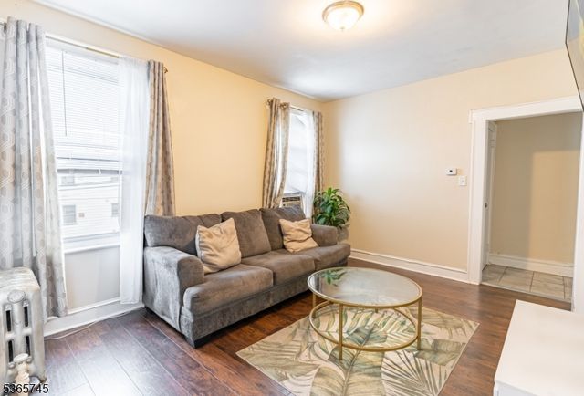 74 Smith St, Newark City, NJ 07106