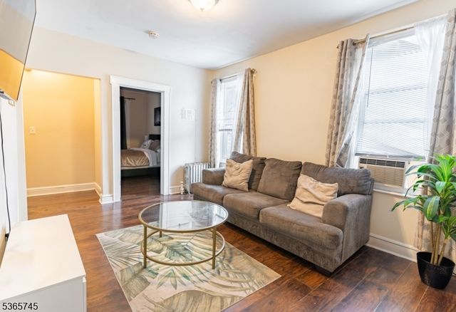 74 Smith St, Newark City, NJ 07106