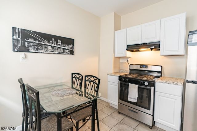 74 Smith St, Newark City, NJ 07106