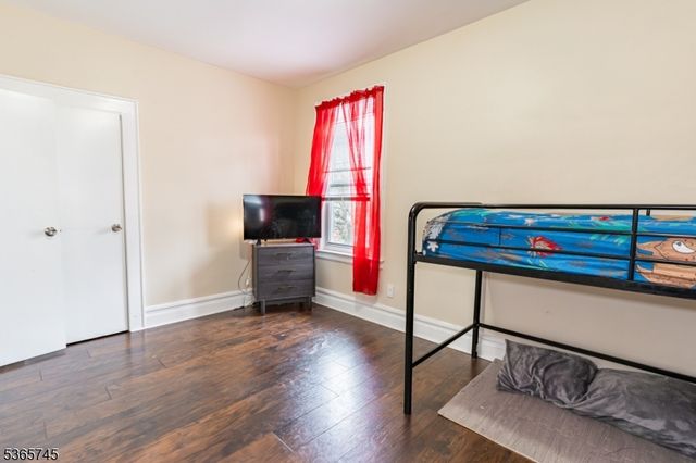 74 Smith St, Newark City, NJ 07106